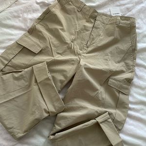 Forever 21 NWT lightweight nylon cargo pants size XL. Water resistant!